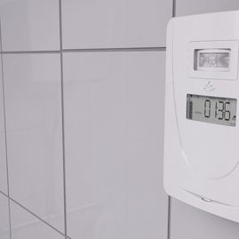 Sensaflush-Sensor-on-Wall-868x428